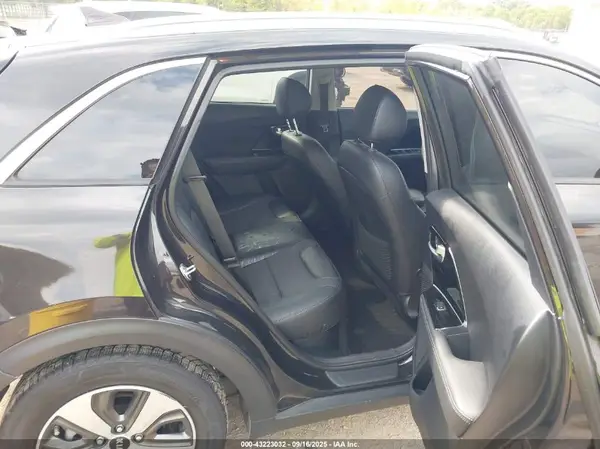 KNDCC3LCXJ5116998 2018 KIA NIRO - Image 8
