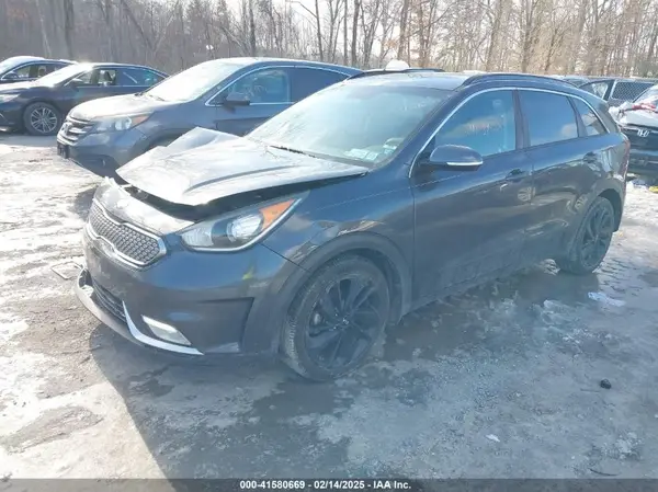 KNDCC3LCXJ5135065 2018 KIA NIRO - Image 2