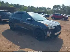 KNDCC3LCXJ5135552 2018 KIA NIRO