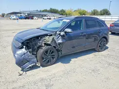 KNDCC3LCXJ5136426 2018 KIA NIRO