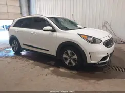 KNDCC3LCXK5219940 2019 KIA NIRO