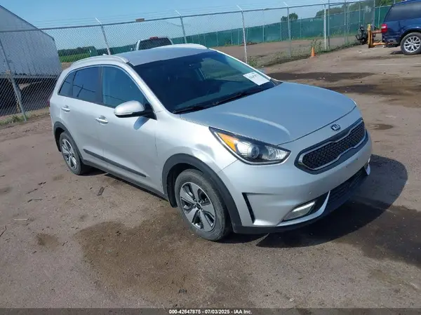 KNDCC3LCXK5231957 2019 KIA NIRO - Image 1