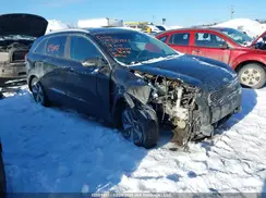KNDCC3LCXK5237614 2019 KIA NIRO