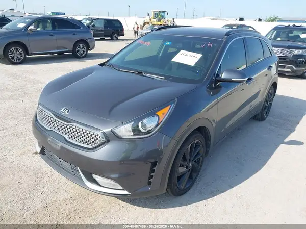 KNDCC3LCXK5275974 2019 KIA NIRO - Image 2