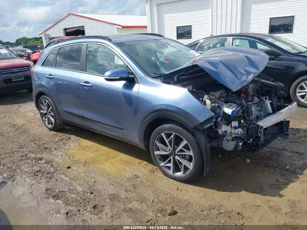 KNDCC3LCXN5502245 2022 KIA NIRO - Image 1