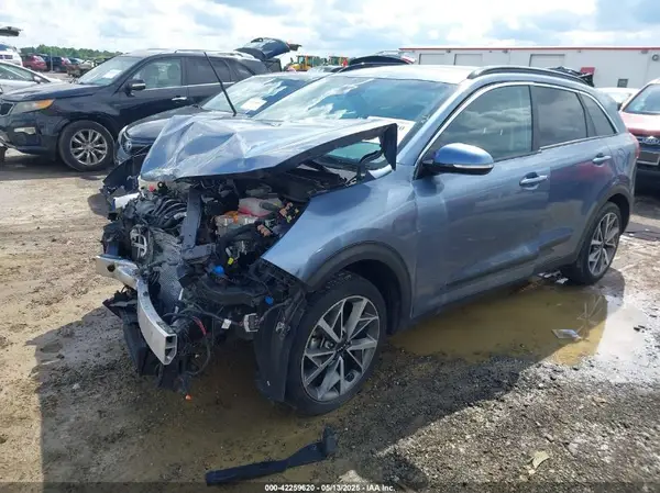 KNDCC3LCXN5502245 2022 KIA NIRO - Image 2