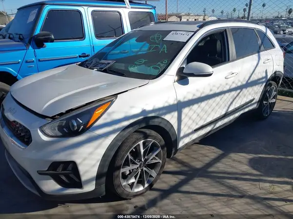 KNDCC3LCXN5522382 2022 KIA NIRO - Image 2