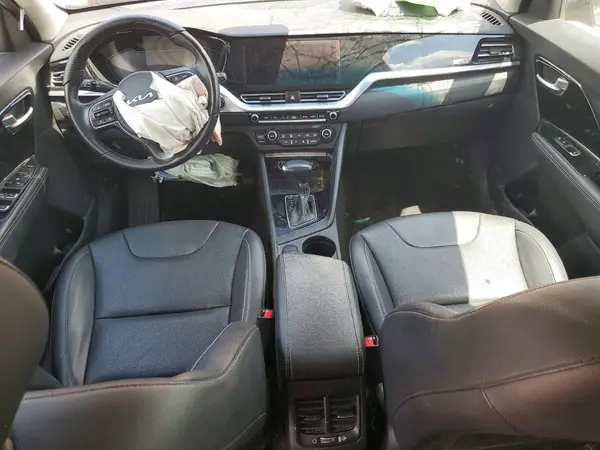 KNDCC3LCXN5532491 2022 KIA NIRO - Image 8