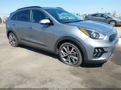 KNDCC3LCXN5546424 2022 KIA NIRO