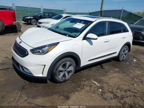 KNDCC3LD0K5322700 2019 KIA NIRO - Image 2