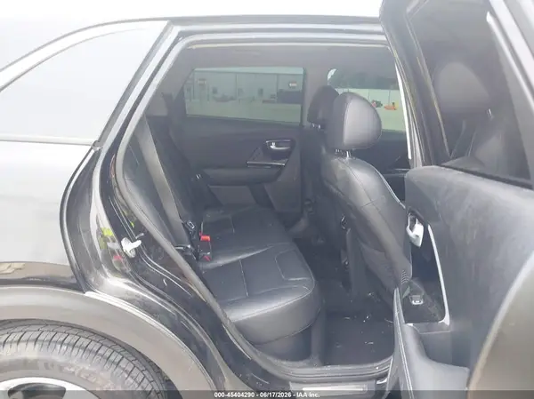 KNDCC3LD4J5138441 2018 KIA NIRO - Image 8