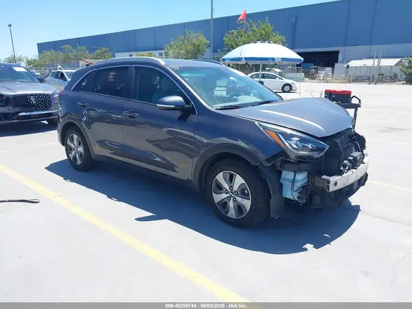 KNDCC3LD4K5253509 2019 KIA NIRO - Image 1