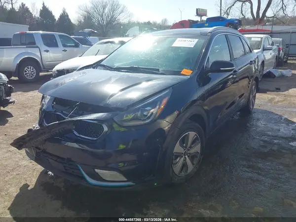 KNDCC3LD6K5253480 2019 KIA NIRO - Image 2