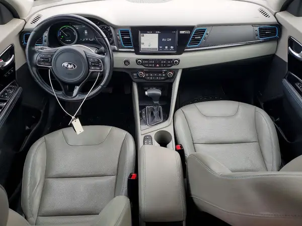 KNDCC3LD8J5206143 2018 KIA NIRO - Image 8