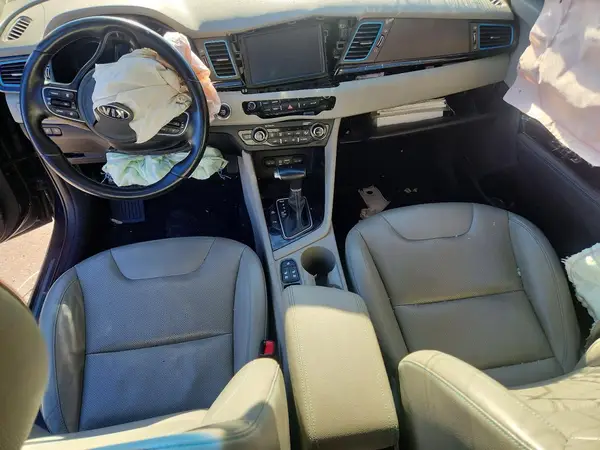 KNDCC3LD8J5210127 2018 KIA NIRO - Image 8