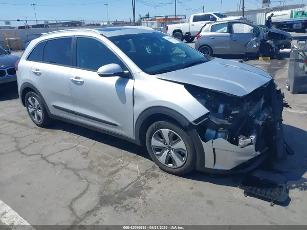 KNDCC3LD8K5315199 2019 KIA NIRO - Image 1