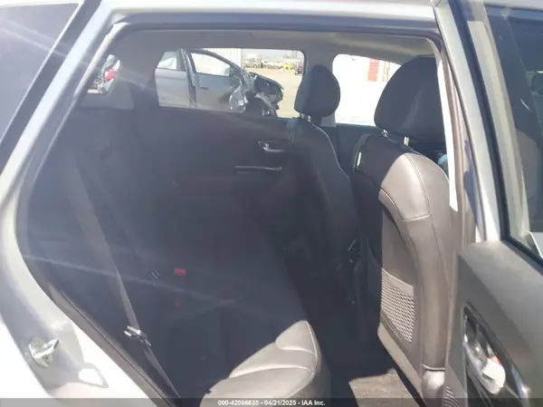 KNDCC3LD8K5315199 2019 KIA NIRO - Image 8