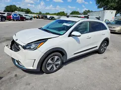 KNDCC3LDXJ5139481 2018 KIA NIRO