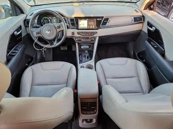 KNDCC3LDXJ5212784 2018 KIA NIRO - Image 8