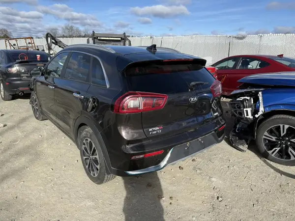 KNDCC3LDXK5335664 2019 KIA NIRO - Image 2