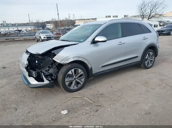 KNDCC3LG0L5057613 2020 KIA NIRO - Image 2