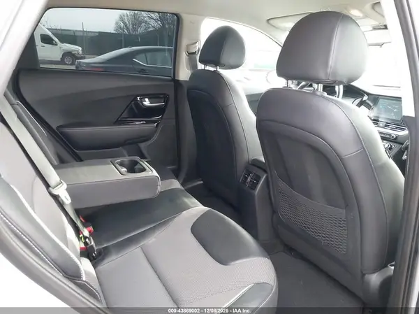 KNDCC3LG0L5057613 2020 KIA NIRO - Image 8