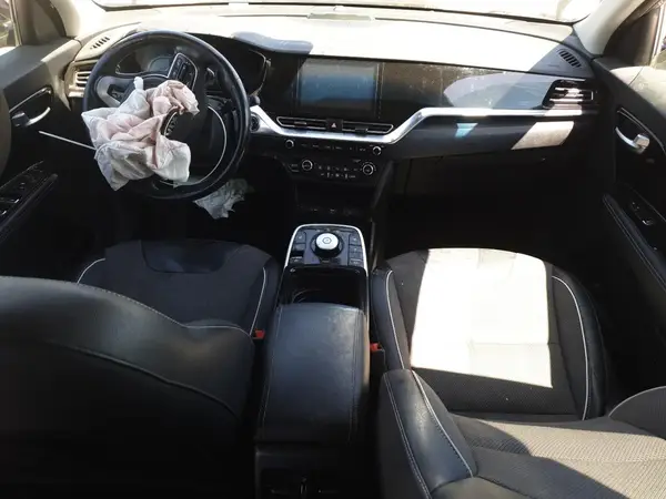 KNDCC3LG0L5080972 2020 KIA NIRO - Image 8