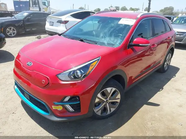 KNDCC3LG0L5081085 2020 KIA NIRO - Image 2