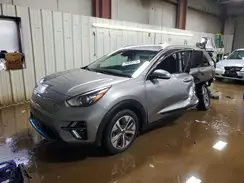 KNDCC3LG0N5115657 2022 KIA NIRO