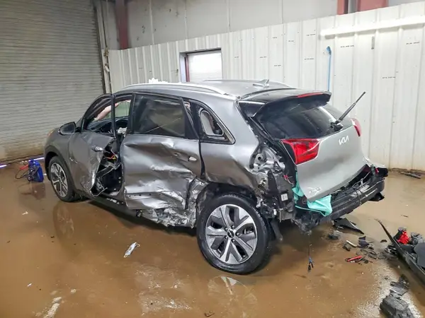 KNDCC3LG0N5115657 2022 KIA NIRO - Image 2