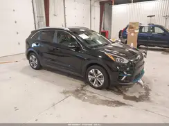 KNDCC3LG0N5118025 2022 KIA NIRO