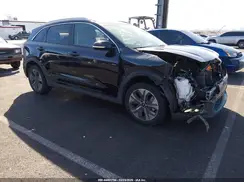 KNDCC3LG0N5118932 2022 KIA NIRO