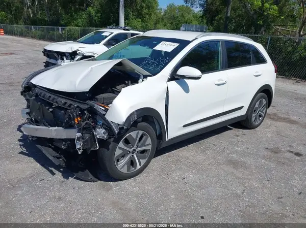 KNDCC3LG0N5129624 2022 KIA NIRO - Image 2