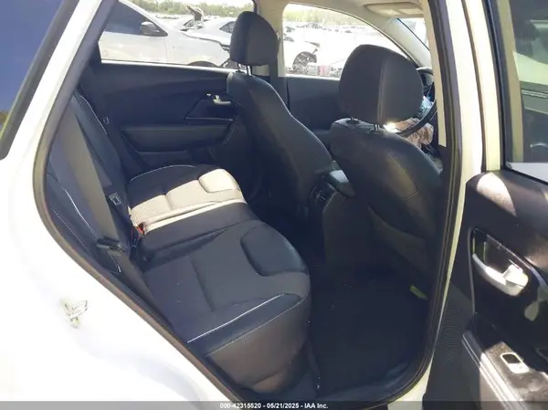 KNDCC3LG0N5129624 2022 KIA NIRO - Image 8