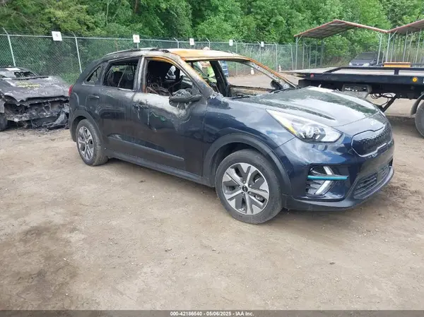 KNDCC3LG0N5132149 2022 KIA NIRO - Image 1
