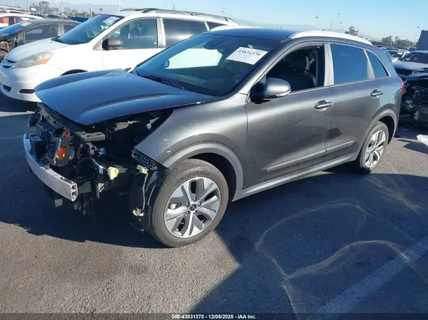 KNDCC3LG0N5138792 2022 KIA NIRO - Image 2