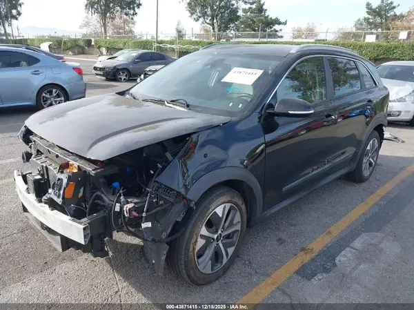 KNDCC3LG0N5138808 2022 KIA NIRO - Image 2