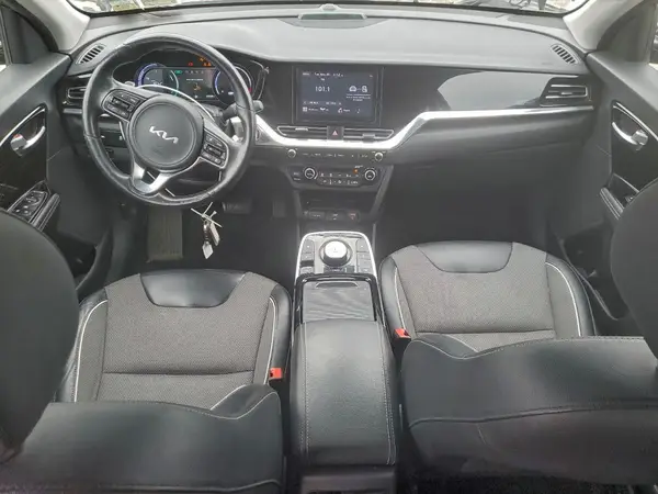 KNDCC3LG0N5158802 2022 KIA NIRO - Image 8