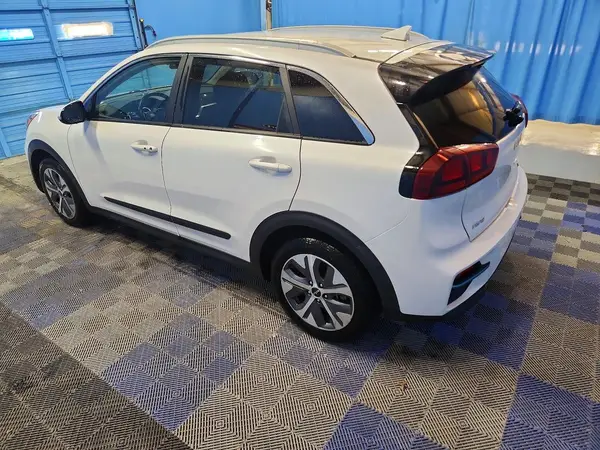 KNDCC3LG0N5159867 2022 KIA NIRO - Image 2