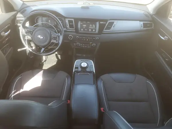 KNDCC3LG1K5024439 2019 KIA NIRO - Image 8