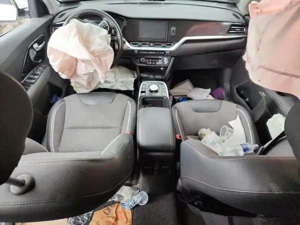 KNDCC3LG1L5074582 2020 KIA NIRO - Image 8