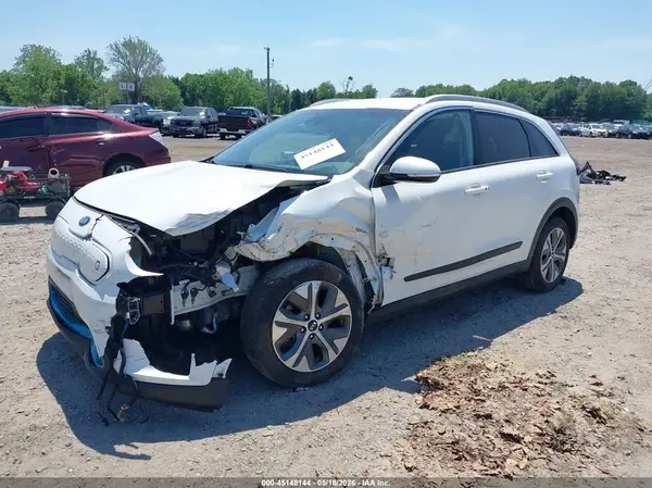 KNDCC3LG1M5102639 2021 KIA NIRO - Image 2