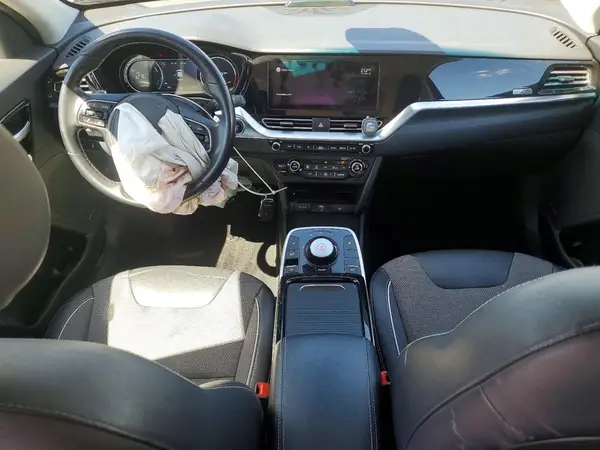 KNDCC3LG1N5138817 2022 KIA NIRO - Image 8