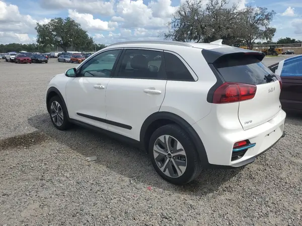 KNDCC3LG1N5159859 2022 KIA NIRO - Image 2