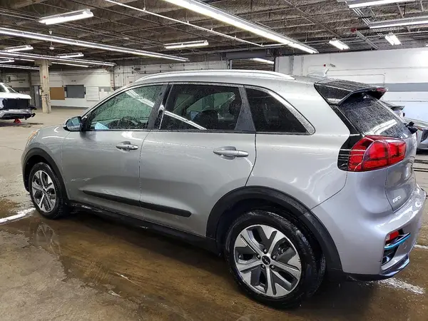 KNDCC3LG1N5159943 2022 KIA NIRO - Image 2
