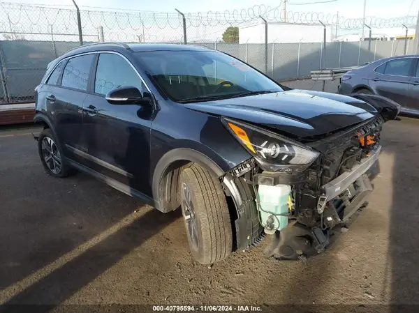 KNDCC3LG1N5160770 2022 KIA NIRO - Image 1