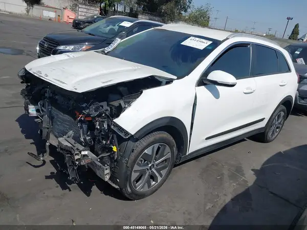 KNDCC3LG2K5027673 2019 KIA NIRO - Image 2