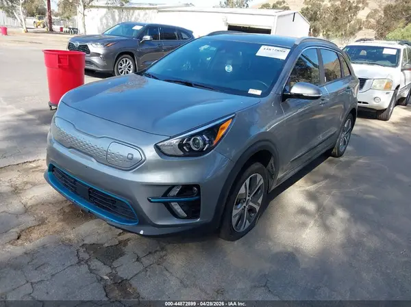 KNDCC3LG2N5122450 2022 KIA NIRO - Image 2