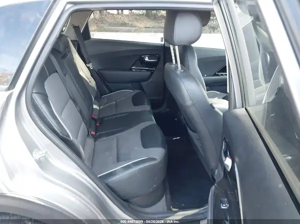 KNDCC3LG2N5122450 2022 KIA NIRO - Image 8