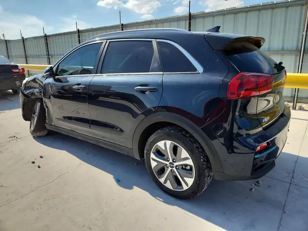 KNDCC3LG2N5142178 2022 KIA NIRO - Image 2